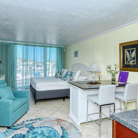 Waterfront Room, Heated Pool, Tiki Bar & Grill South Bradenton 외부 사진