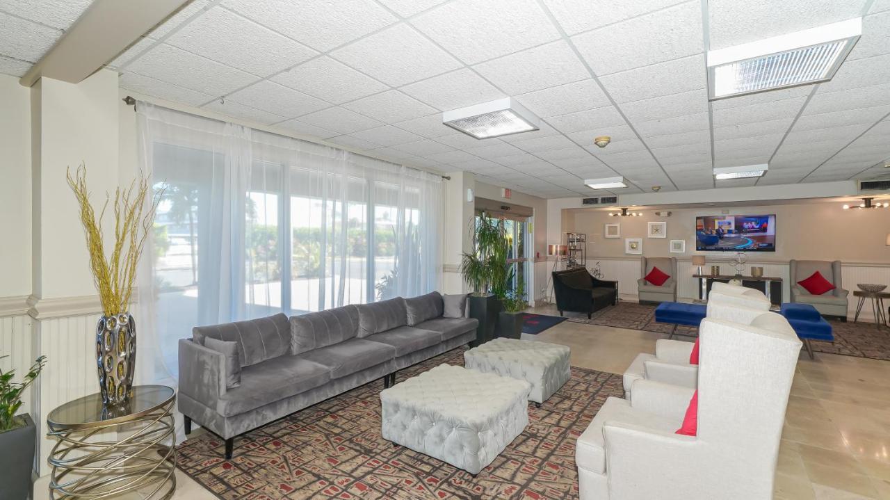 Waterfront Room, Heated Pool, Tiki Bar & Grill South Bradenton 외부 사진