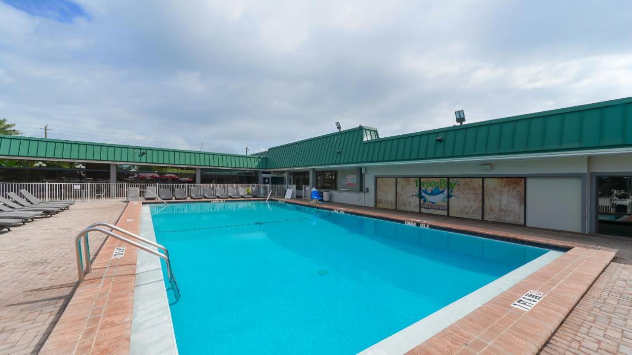 Waterfront Room, Heated Pool, Tiki Bar & Grill South Bradenton 외부 사진