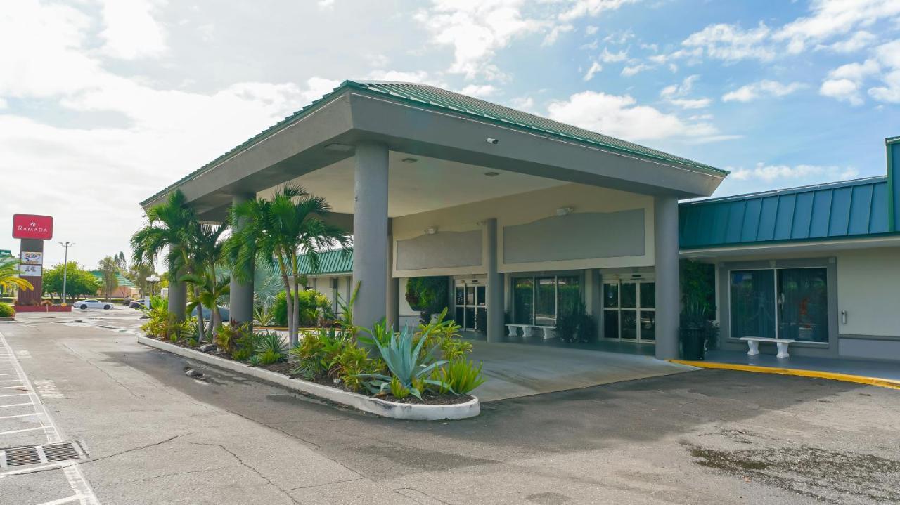 Waterfront Room, Heated Pool, Tiki Bar & Grill South Bradenton 외부 사진