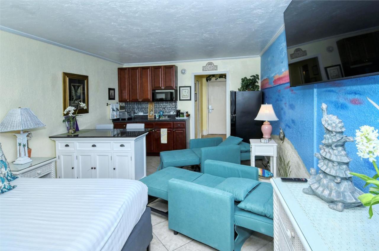 Waterfront Room, Heated Pool, Tiki Bar & Grill South Bradenton 외부 사진