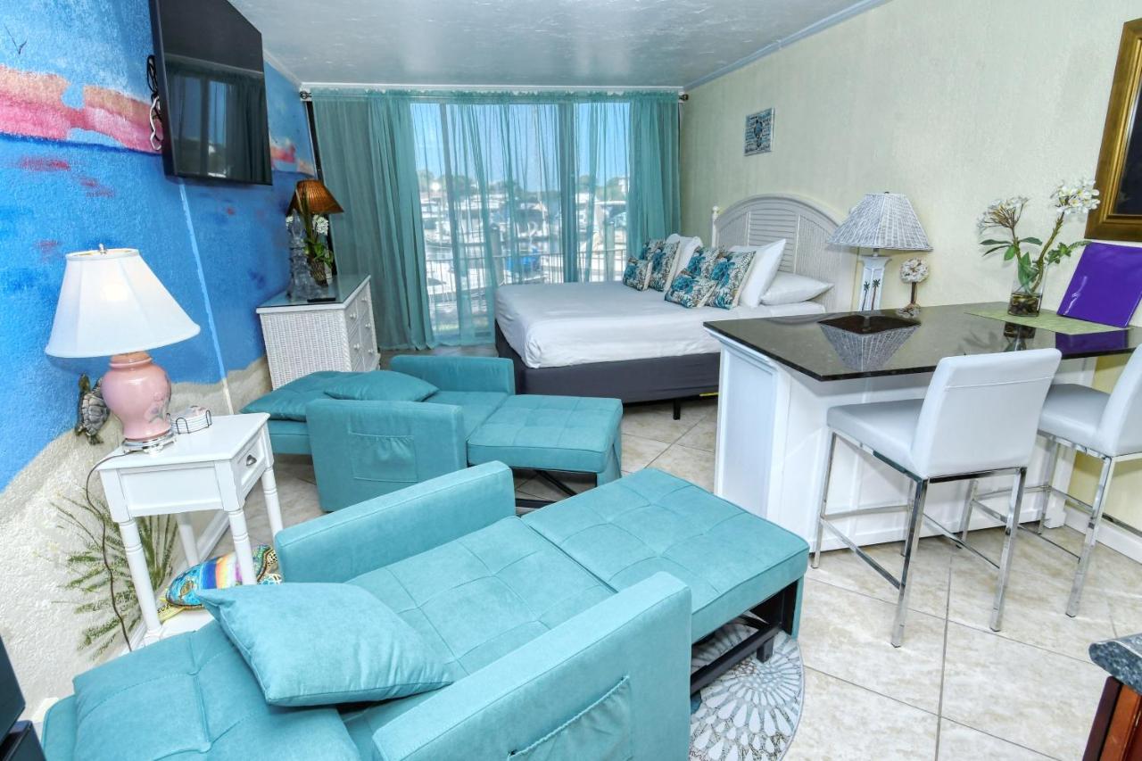 Waterfront Room, Heated Pool, Tiki Bar & Grill South Bradenton 외부 사진